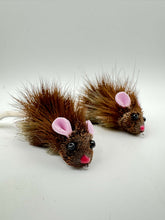 Load image into Gallery viewer, Deer Hair Mouse Flies- Set of 2 - Little Egypt Fly Co. - Image 4