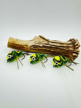 Load image into Gallery viewer, Deer Hair Diving Frogs-Set of 3